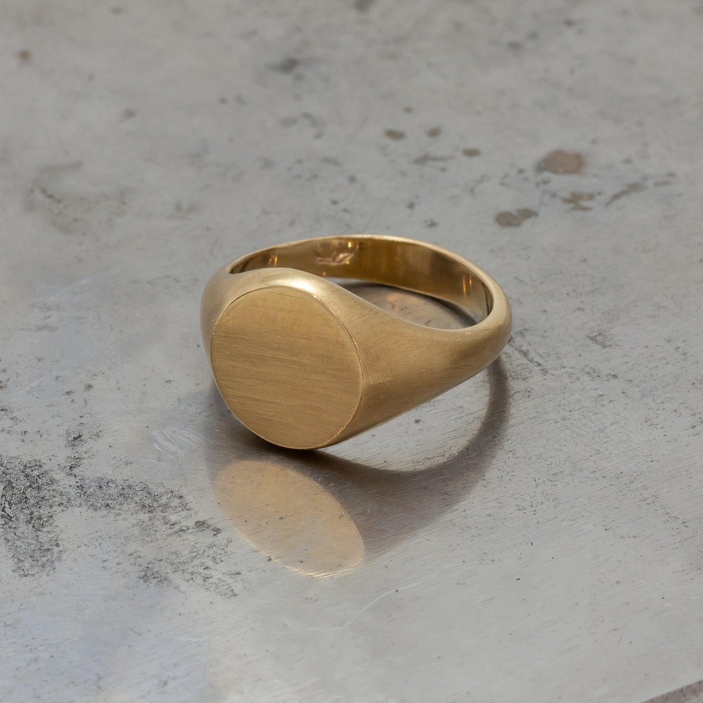 10mm Round Signet Ring