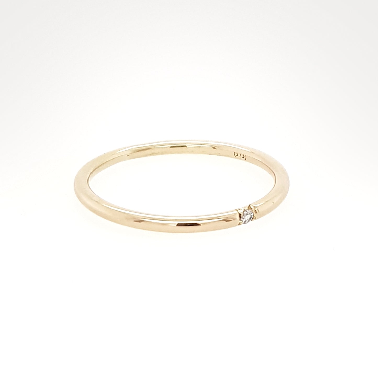 The Minimalist diamond ring