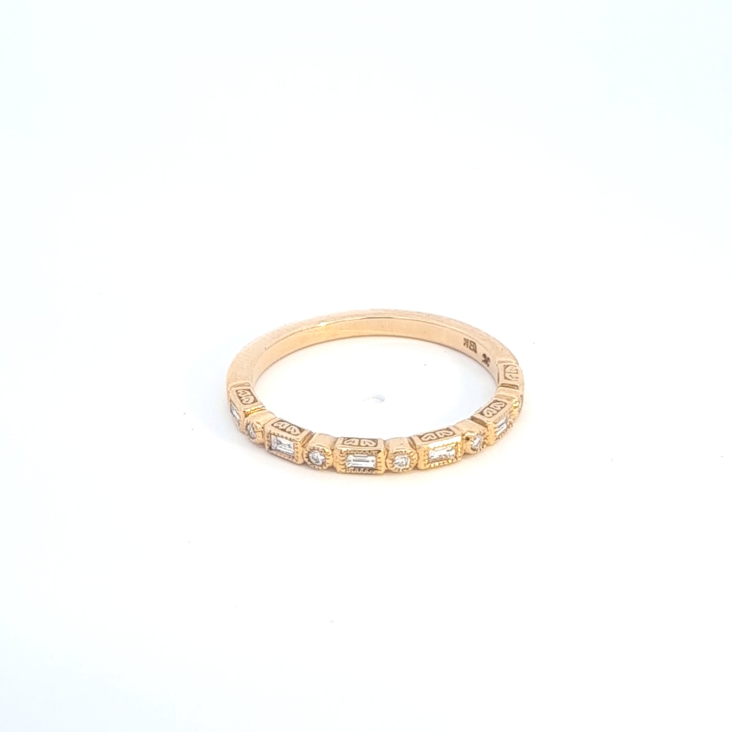 18ct Yellow Gold Baguette & Round Diamond Ring