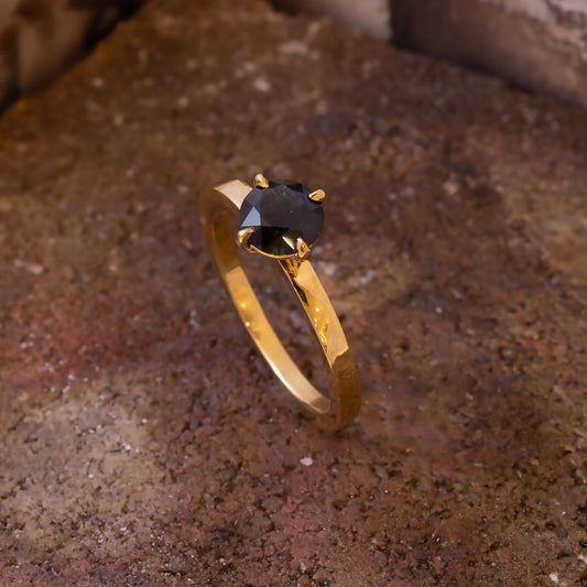 4- Claw Australian Sapphire Ring