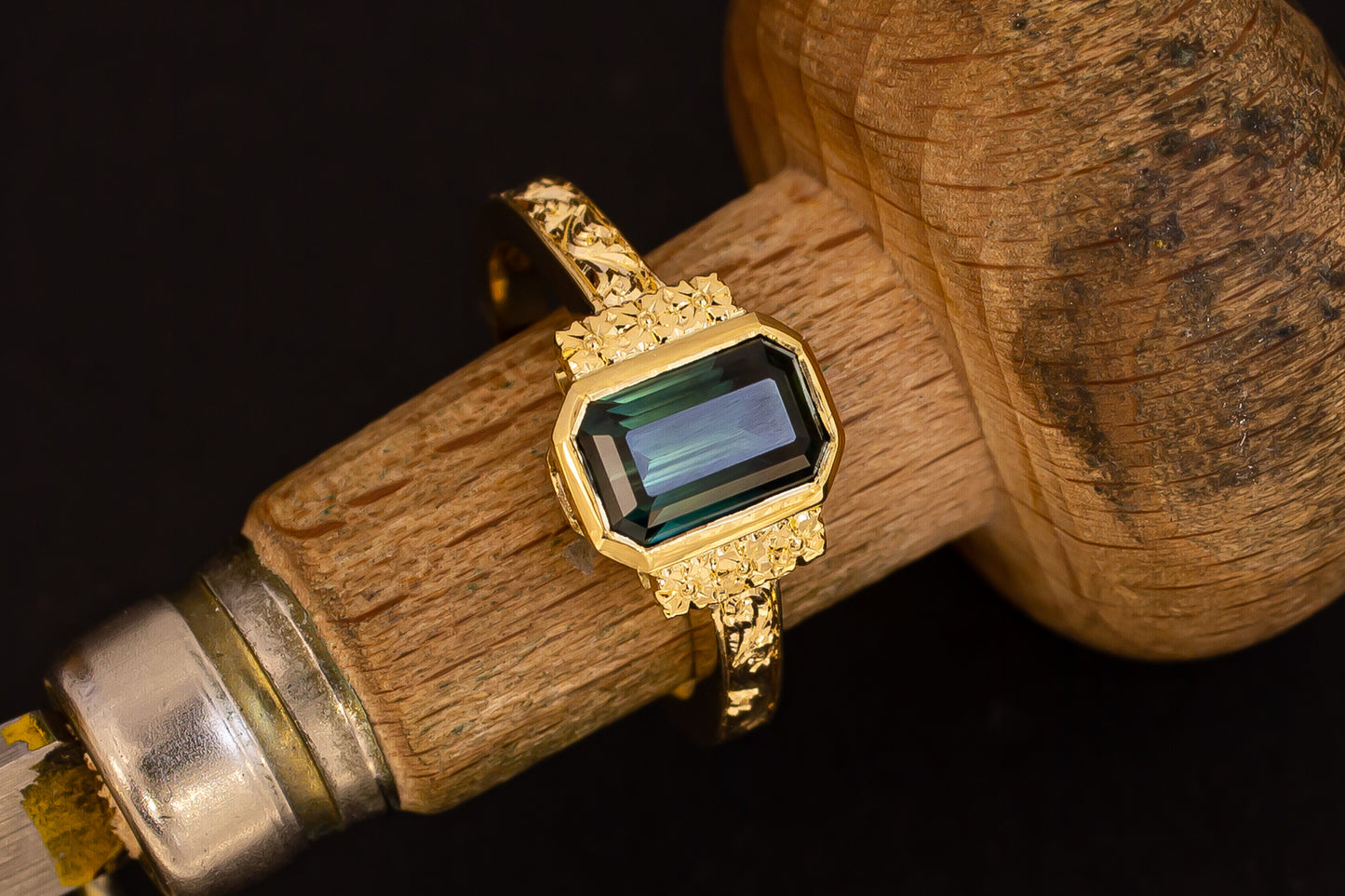 Bloom No.2 - 18ct Yellow Gold Australian Sapphire Ring