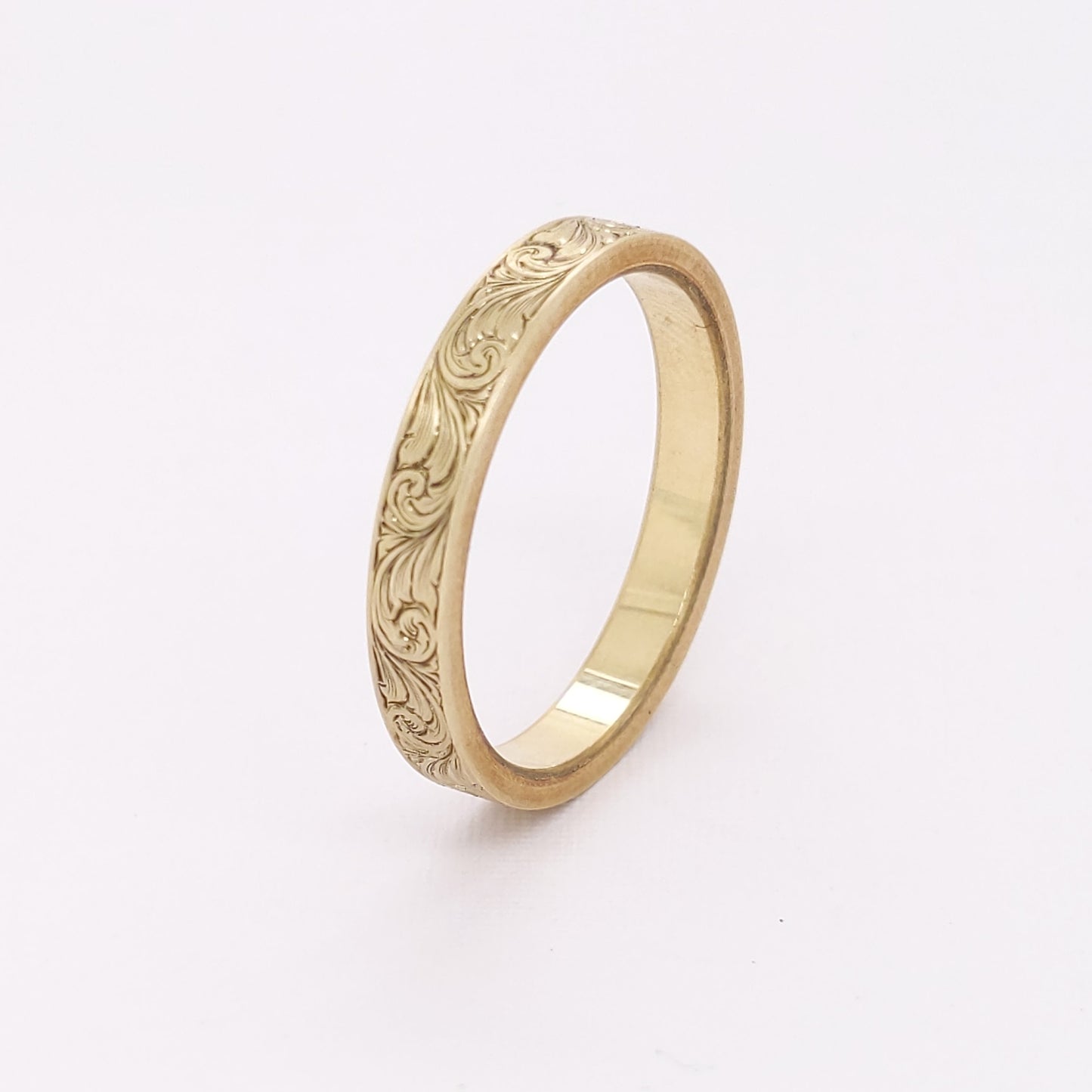 Scroll engraved ring - borderless
